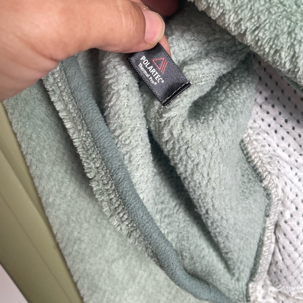 Patagonia Mint Green Snap Fleece - Picture 7 of 7